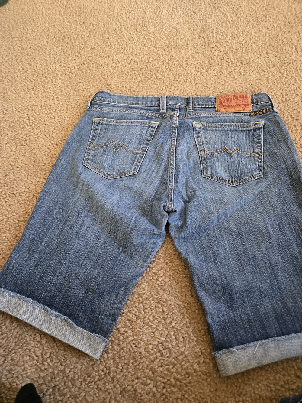 Lucky Brand Light Blue Denim Shorts with Contrast Stitching - Picture 5 of 12